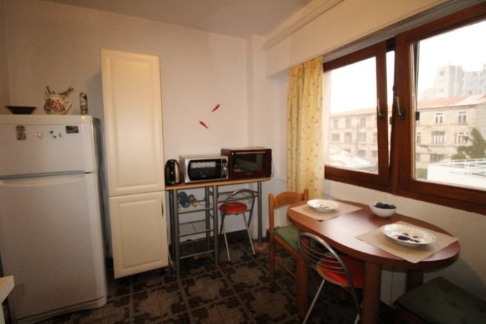 Universitate, inchiriere apartament 3 camere, bloc 1980,